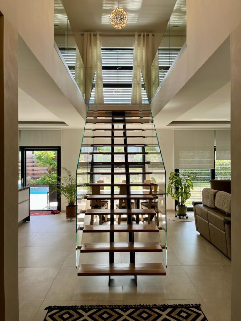 L’escalier aux parois de verre